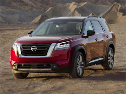 2024 Nissan Pathfinder SV