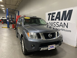 2010 Nissan Pathfinder LE